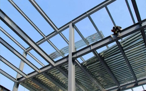 新疆新疆钢结构加工中的切割与钻孔精度控制要点